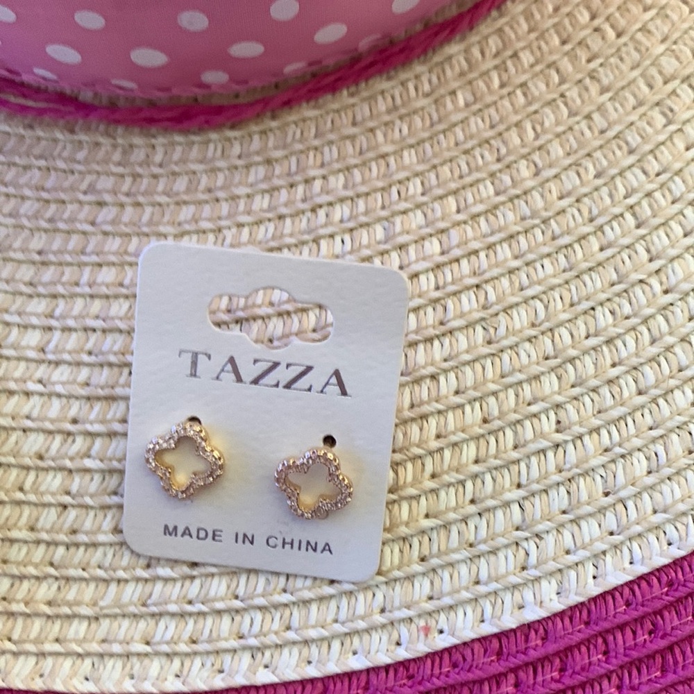 NWT Gold fashion earrings